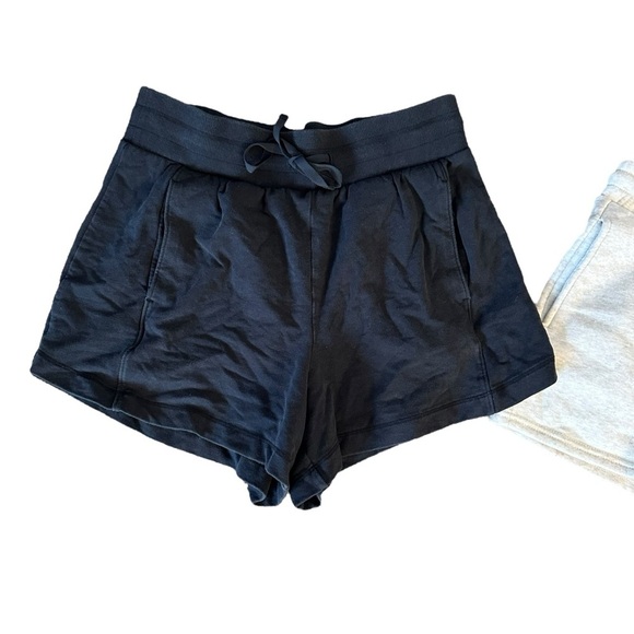 Women's Black and Gray Comfy Shorts M - Picture 2 of 3